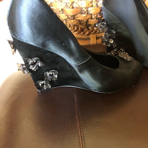 Tory Burch beautiful shoes - Picture 3 of 6